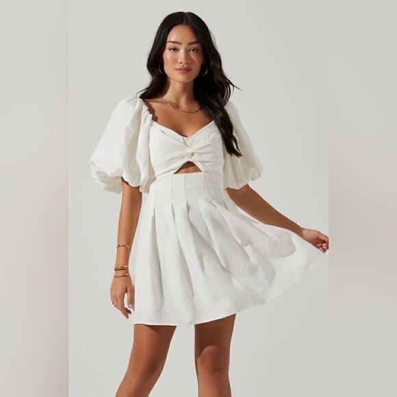 NEW ASTR The Label SERILDA CUTOUT PUFF SLEEVE MINI DRESS - Picture 9 of 17